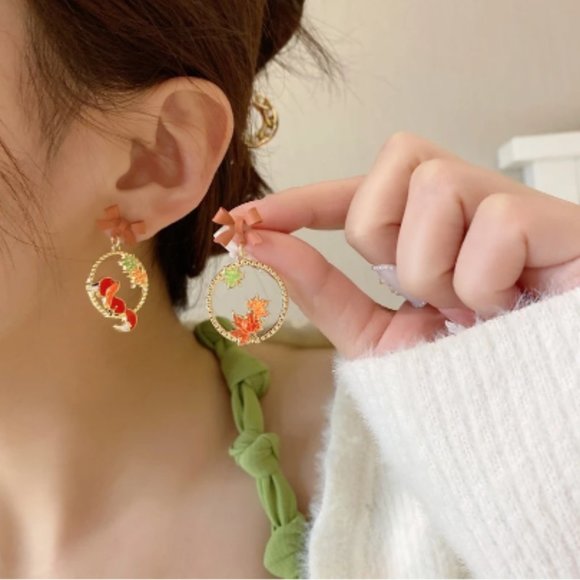 🍏50% OFF/3+...Asymmetrical Fox and Maple Leaves Earrings - Picture 4 of 7